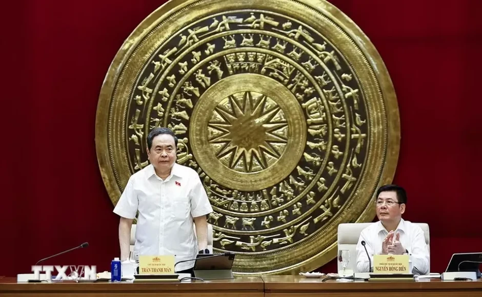 Ủy ban Khoa học, Công nghệ và Môi trường không được phép đi sau thực tiễn