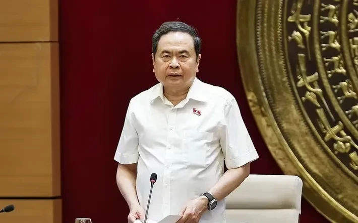 Ủy ban Khoa học, Công nghệ và Môi trường không được phép đi sau thực tiễn