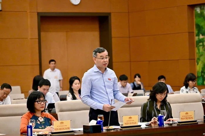 Ủy ban Kinh tế và Tài chính: Ngưỡng chịu thuế với hộ kinh doanh nên từ 2 tỉ đồng Ủy ban Kinh tế và Tài chính: Ngưỡng chịu thuế với hộ kinh doanh nên từ 2 tỉ đồng