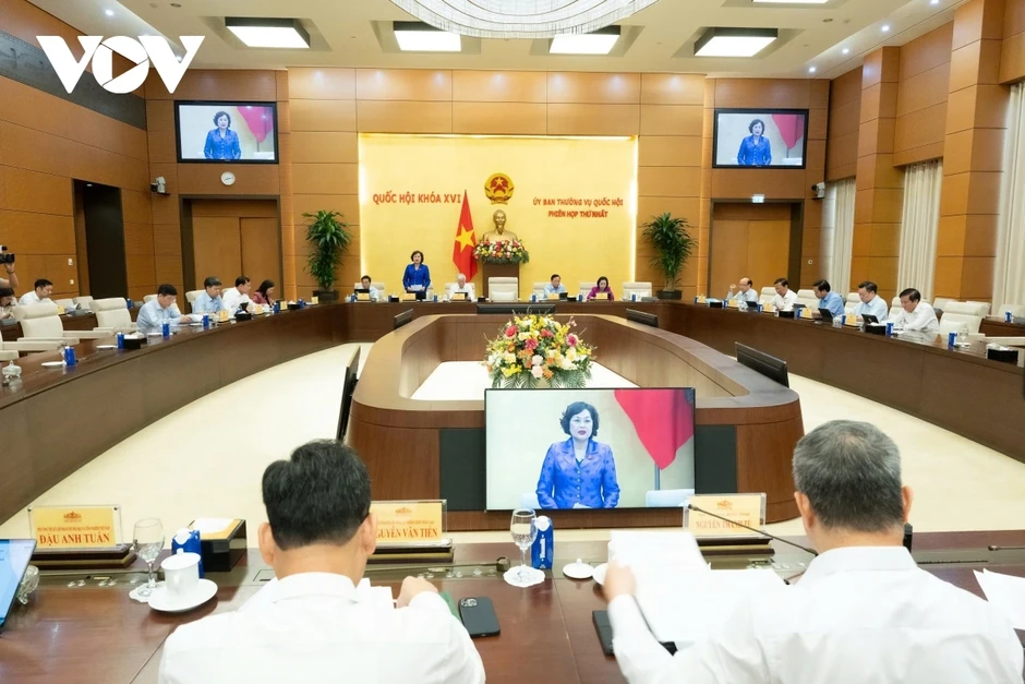 Ủy ban Thường vụ Quốc hội cho ý kiến về nhiều nội dung quan trọng Ủy ban Thường vụ Quốc hội cho ý kiến về nhiều nội dung quan trọng