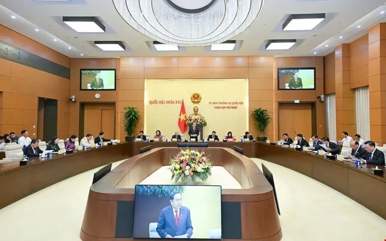 Ủy ban Thường vụ Quốc hội khoá XVI họp Phiên thứ Nhất, xem xét công tác nhân sự Ủy ban Thường vụ Quốc hội khoá XVI họp Phiên thứ Nhất, xem xét công tác nhân sự
