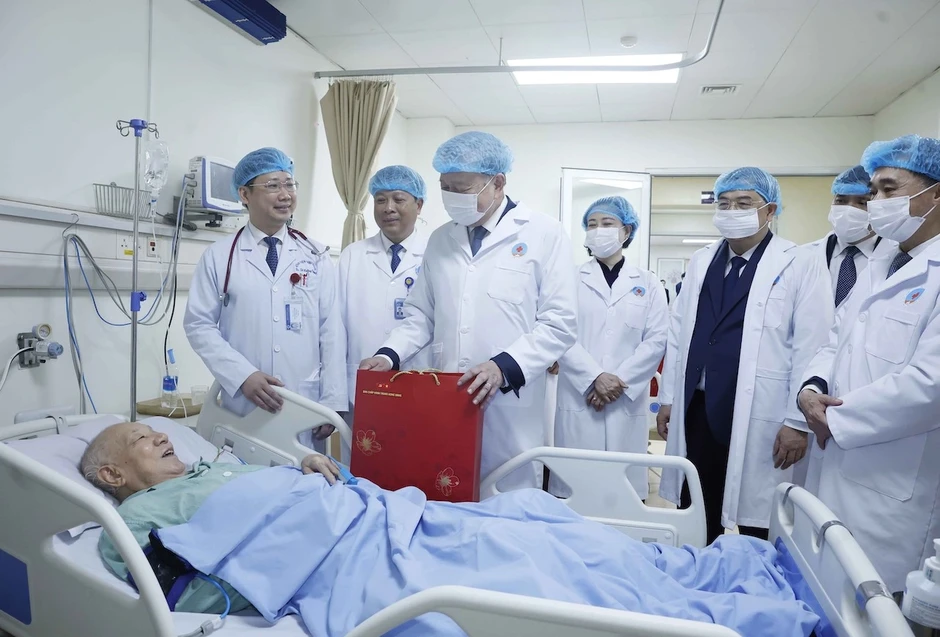 Vận dụng tư tưởng Hồ Chí Minh về phòng bệnh, nâng cao sức khỏe ở nước ta trong thời kỳ mới Vận dụng tư tưởng Hồ Chí Minh về phòng bệnh, nâng cao sức khỏe ở nước ta trong thời kỳ mới