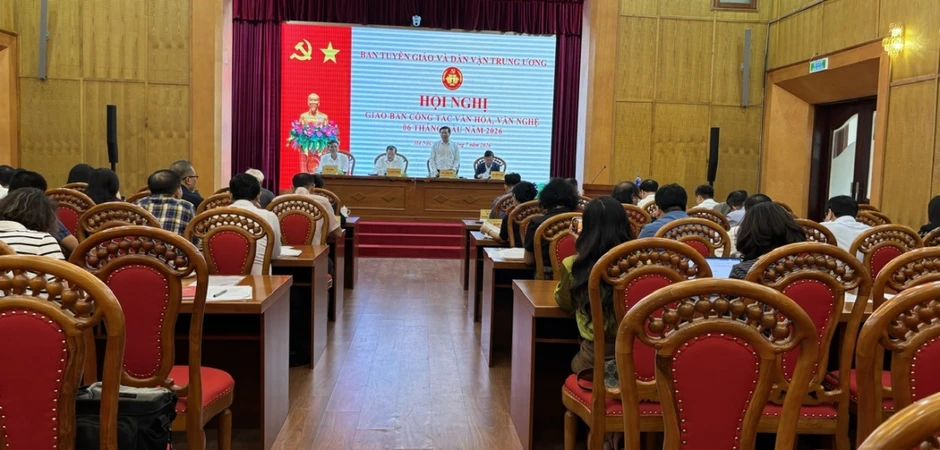 Văn học, nghệ thuật không thể đứng ngoài câu chuyện lớn của đất nước Văn học, nghệ thuật không thể đứng ngoài câu chuyện lớn của đất nước