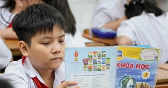 Vì sao không thể biên soạn bộ SGK hoàn toàn mới dùng chung cả nước?