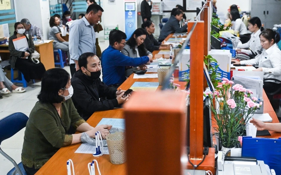 Viên chức muốn hưởng lương chuyên viên phải đáp ứng điều kiện gì?