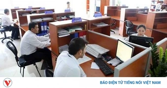 Viên chức quản lý phải tự nguyện từ chức nếu vợ, chồng, con sa vào tệ nạn