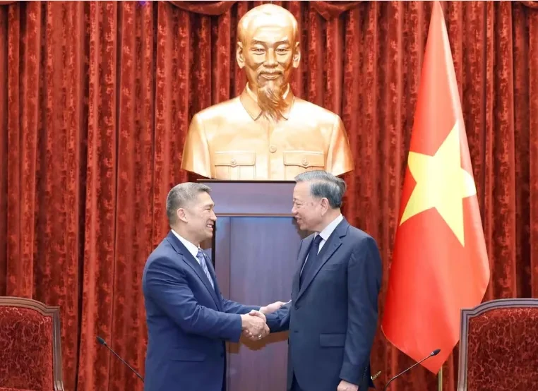 Việt Nam - Hoa Kỳ tăng cường hợp tác khắc phục hậu quả chiến tranh