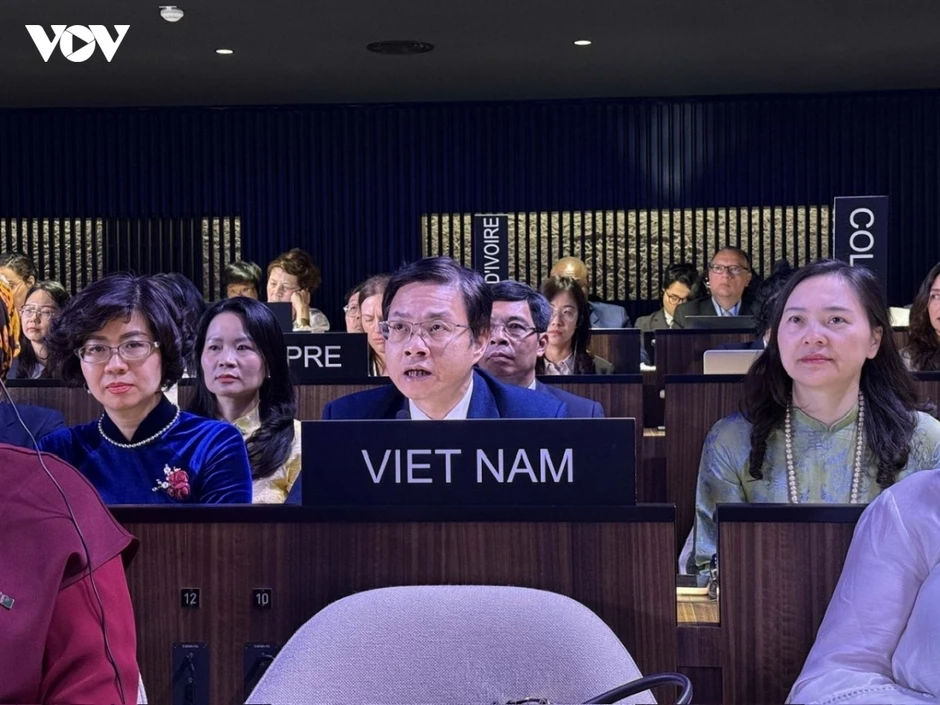Việt Nam khẳng định vị thế tại Đại hội đồng Công ước 2003 của UNESCO Việt Nam khẳng định vị thế tại Đại hội đồng Công ước 2003 của UNESCO