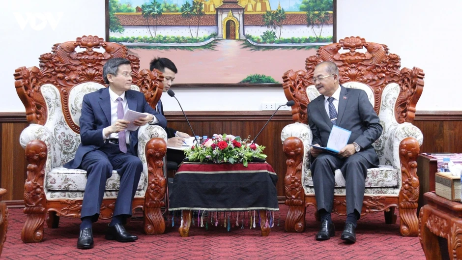 Việt Nam - Lào tăng cường hợp tác lý luận và chính trị Việt Nam - Lào tăng cường hợp tác lý luận và chính trị