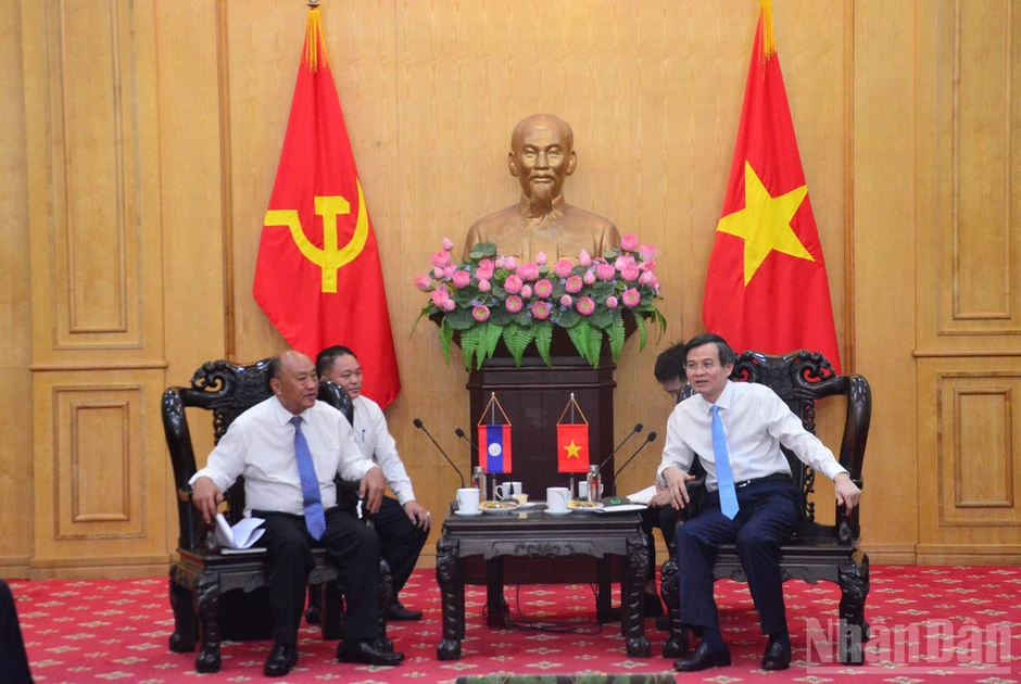 Việt Nam-Lào thúc đẩy hợp tác nghiên cứu khoa học và tư vấn chính sách Việt Nam-Lào thúc đẩy hợp tác nghiên cứu khoa học và tư vấn chính sách