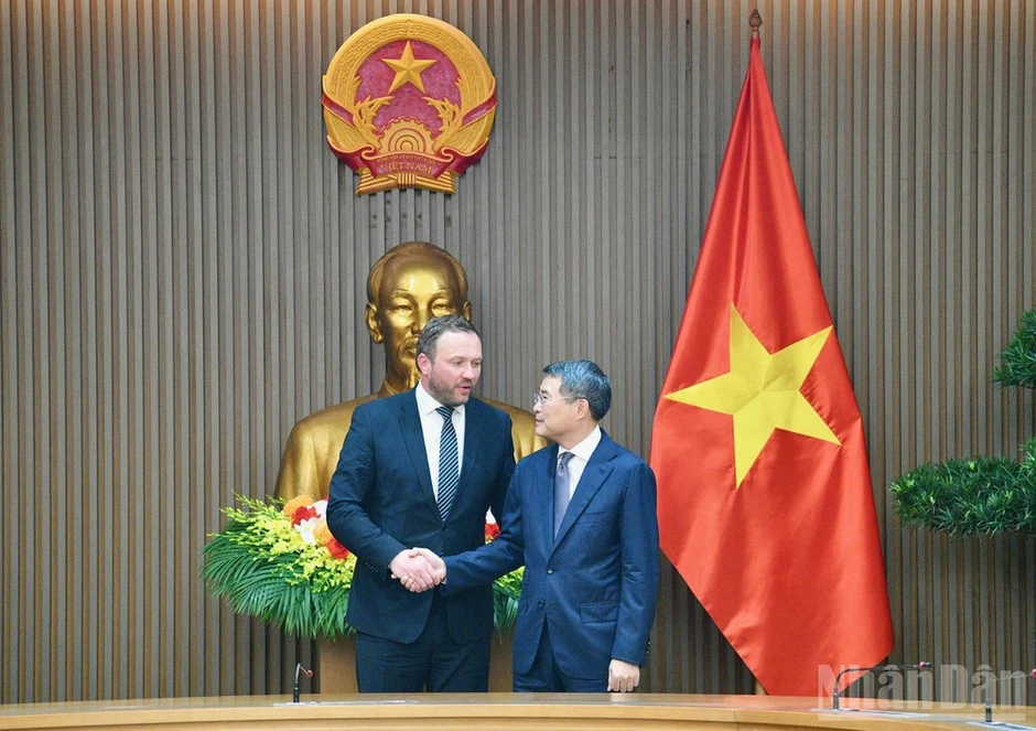Việt Nam luôn coi trọng việc củng cố và phát triển quan hệ với Estonia Việt Nam luôn coi trọng việc củng cố và phát triển quan hệ với Estonia