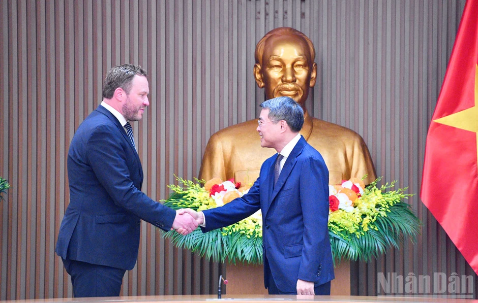 Việt Nam luôn coi trọng việc củng cố và phát triển quan hệ với Estonia Việt Nam luôn coi trọng việc củng cố và phát triển quan hệ với Estonia