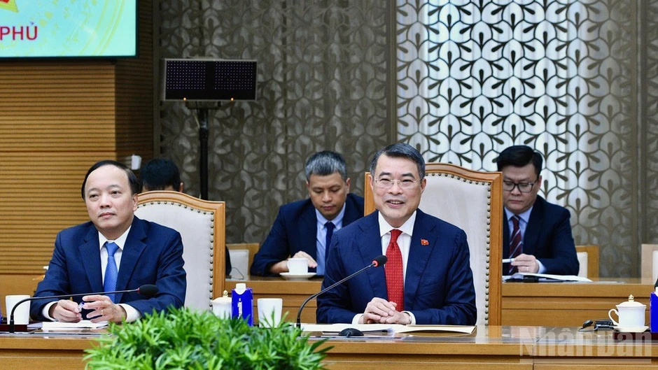 Việt Nam nhất quán coi Hoa Kỳ là một trong những đối tác quan trọng hàng đầu Việt Nam nhất quán coi Hoa Kỳ là một trong những đối tác quan trọng hàng đầu