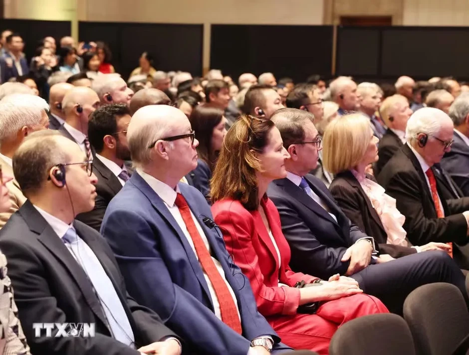 Việt Nam sẵn sàng cùng Canada xây dựng quan hệ Đối tác Chiến lược có chiều sâu Việt Nam sẵn sàng cùng Canada xây dựng quan hệ Đối tác Chiến lược có chiều sâu