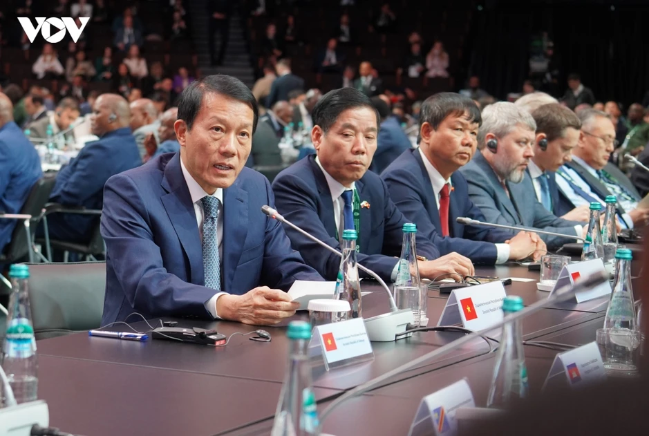 Việt Nam sẵn sàng là “điểm hẹn” đối thoại để hóa giải mối đe dọa an ninh quốc tế Việt Nam sẵn sàng là “điểm hẹn” đối thoại để hóa giải mối đe dọa an ninh quốc tế