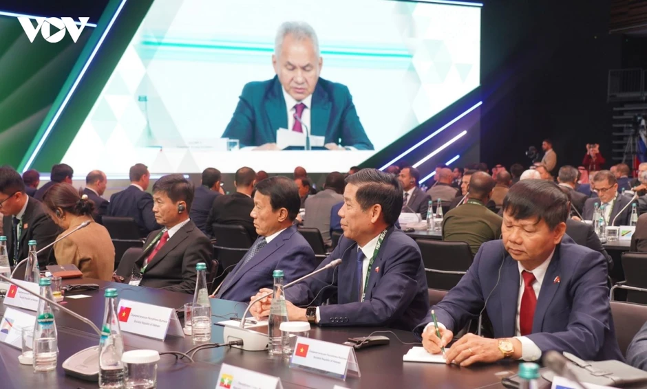 Việt Nam sẵn sàng là “điểm hẹn” đối thoại để hóa giải mối đe dọa an ninh quốc tế Việt Nam sẵn sàng là “điểm hẹn” đối thoại để hóa giải mối đe dọa an ninh quốc tế