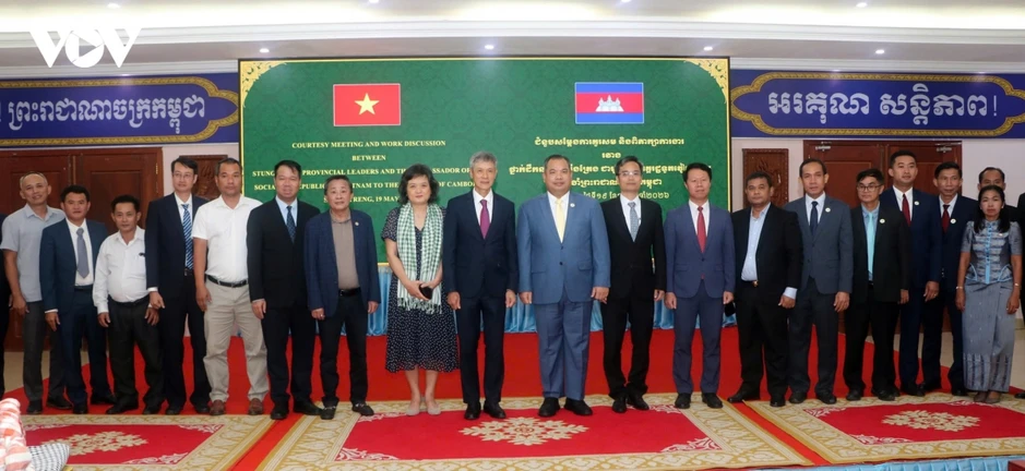 Việt Nam tăng cường mở rộng hợp tác với các tỉnh phía Đông Bắc Campuchia Việt Nam tăng cường mở rộng hợp tác với các tỉnh phía Đông Bắc Campuchia