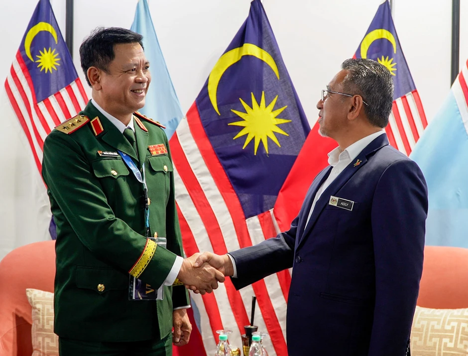 Việt Nam tham dự Triển lãm Quốc phòng châu Á và An ninh quốc gia châu Á tại Malaysia Việt Nam tham dự Triển lãm Quốc phòng châu Á và An ninh quốc gia châu Á tại Malaysia