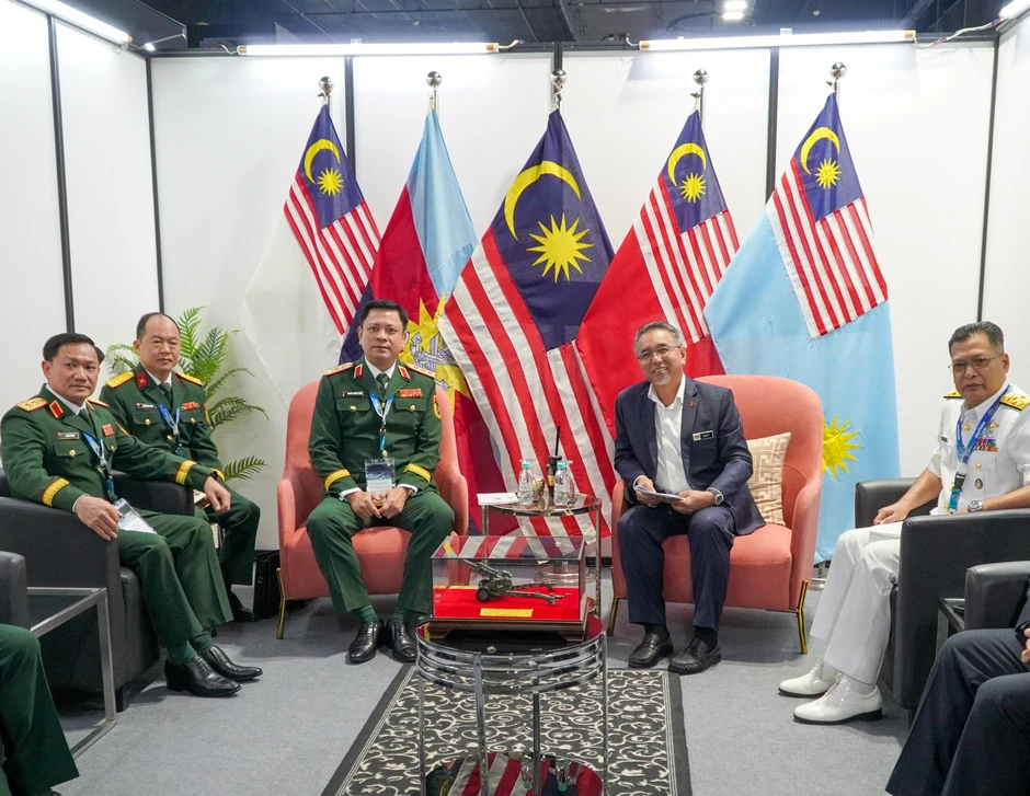 Việt Nam tham dự Triển lãm Quốc phòng châu Á và An ninh quốc gia châu Á tại Malaysia Việt Nam tham dự Triển lãm Quốc phòng châu Á và An ninh quốc gia châu Á tại Malaysia