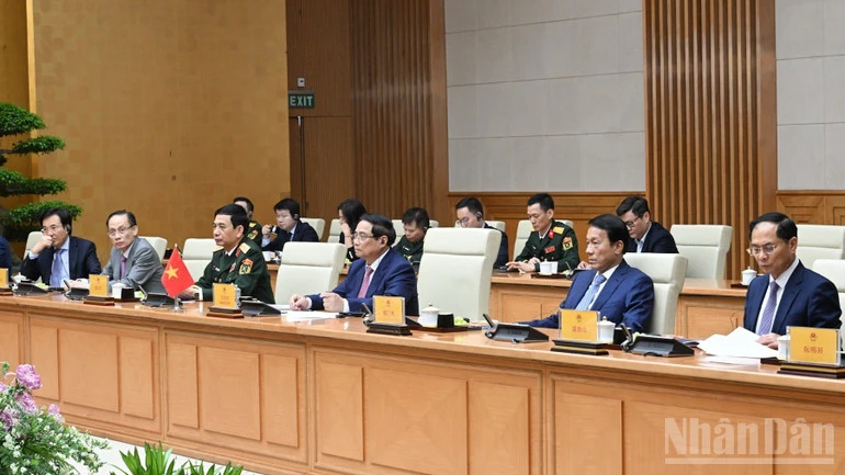 Việt Nam-Trung Quốc củng cố tin cậy chính trị, tăng cường gắn kết chiến lược, thúc đẩy hợp tác thực chất Việt Nam-Trung Quốc củng cố tin cậy chính trị, tăng cường gắn kết chiến lược, thúc đẩy hợp tác thực chất