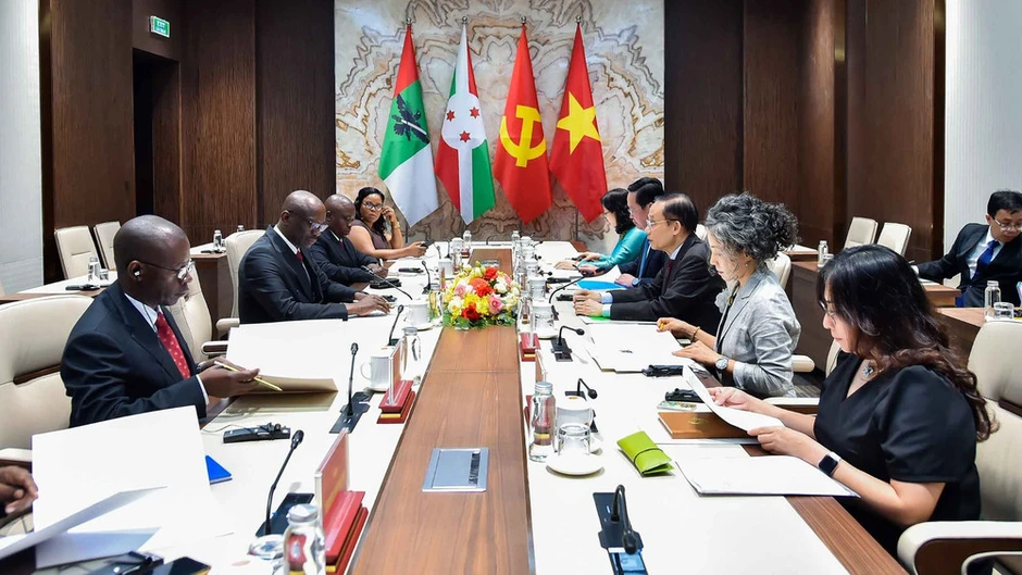 Việt Nam và Burundi tăng cường đoàn kết, phát huy vai trò trong duy trì môi trường hòa bình, ổn định Việt Nam và Burundi tăng cường đoàn kết, phát huy vai trò trong duy trì môi trường hòa bình, ổn định