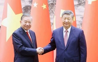 Việt Nam và Trung Quốc ký nhiều văn kiện hợp tác trong khuôn khổ chuyến thăm cấp Nhà nước tới Trung Quốc của Tổng Bí thư, Chủ tịch nước Tô Lâm và Phu nhân