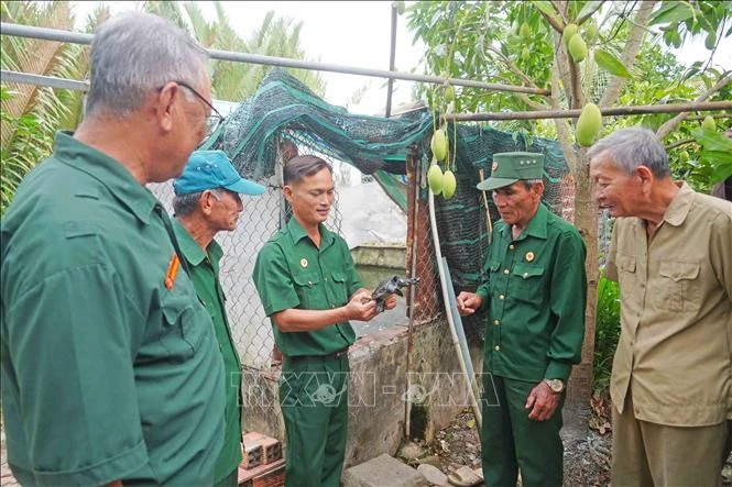 Viết tiếp 'khúc quân hành' kiến tạo những làng quê đáng sống Viết tiếp 'khúc quân hành' kiến tạo những làng quê đáng sống