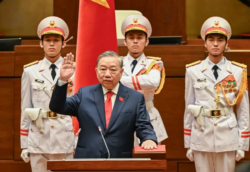 Viết tiếp trang sử rực rỡ trong hành trình phát triển Viết tiếp trang sử rực rỡ trong hành trình phát triển