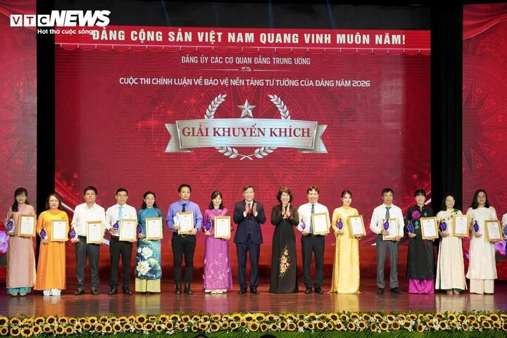 Vinh danh 34 tác phẩm Cuộc thi chính luận về bảo vệ nền tảng tư tưởng của Đảng Vinh danh 34 tác phẩm Cuộc thi chính luận về bảo vệ nền tảng tư tưởng của Đảng