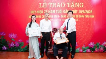 Vinh danh Đảng viên lão thành 75 năm tuổi Đảng