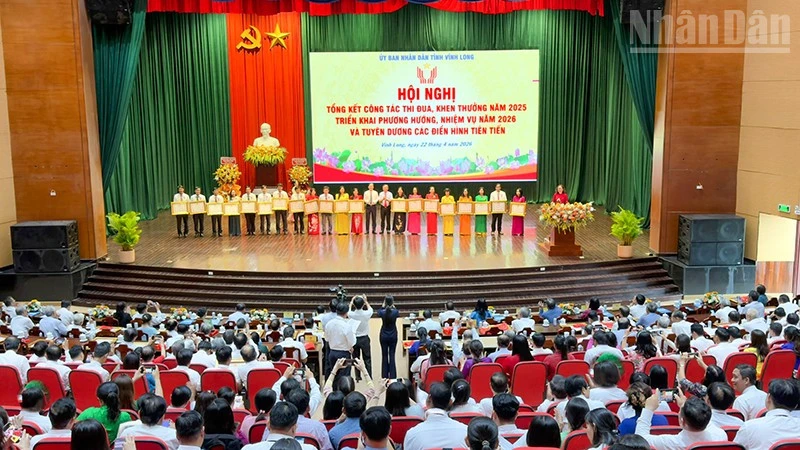 Vĩnh Long tổng kết thi đua và tuyên dương các điển hình tiên tiến Vĩnh Long tổng kết thi đua và tuyên dương các điển hình tiên tiến