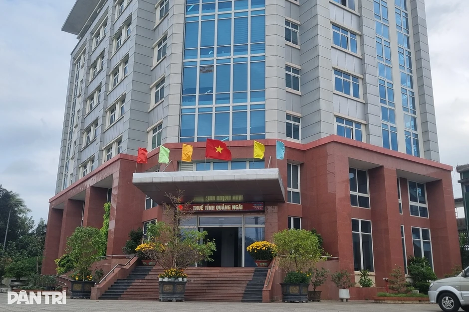 Vụ cơ quan thuế xin tiền "động viên tinh thần cán bộ": Đã trả lại tiền Vụ cơ quan thuế xin tiền "động viên tinh thần cán bộ": Đã trả lại tiền
