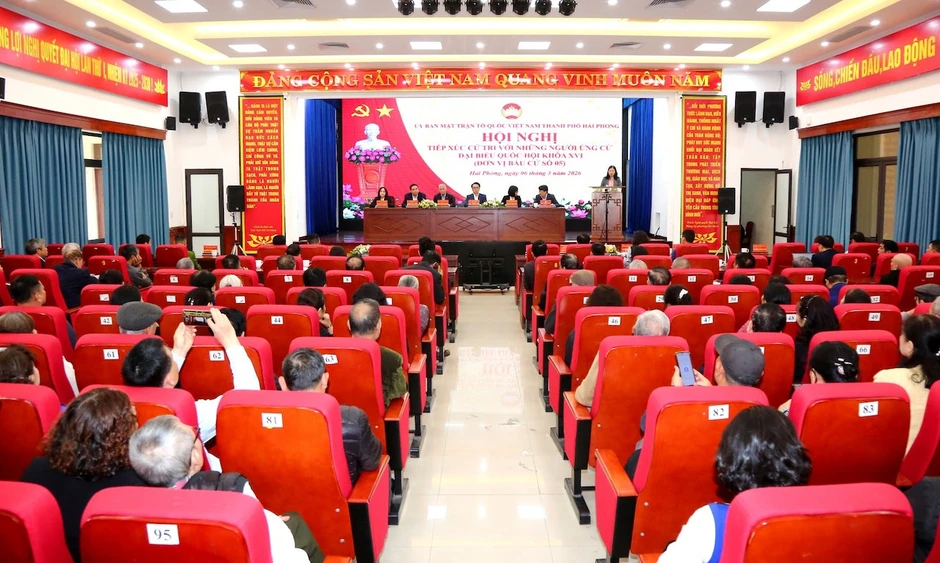 Vụ trưởng Bộ Dân tộc và Tôn giáo trình bày chương trình hành động trước cử tri Hải Phòng