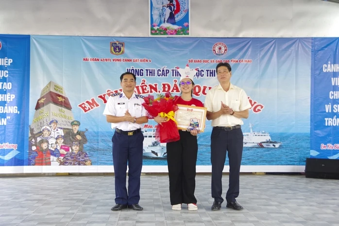 Vun đắp tình yêu biển đảo quê hương Vun đắp tình yêu biển đảo quê hương