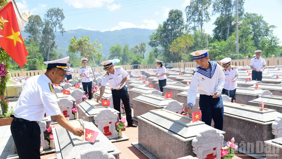 Vùng 3 Hải quân tổ chức nhiều hoạt động tri ân nhân Ngày Thương binh-Liệt sĩ Vùng 3 Hải quân tổ chức nhiều hoạt động tri ân nhân Ngày Thương binh-Liệt sĩ