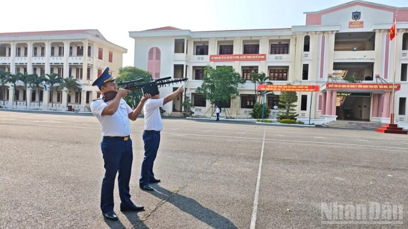 Vùng Cảnh sát biển 2 triển khai các phương án sẵn sàng chiến đấu, bảo vệ an toàn trong các ngày lễ lớn Vùng Cảnh sát biển 2 triển khai các phương án sẵn sàng chiến đấu, bảo vệ an toàn trong các ngày lễ lớn
