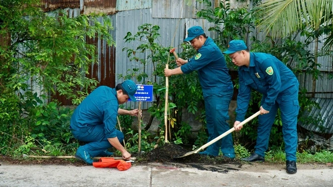 Xã Bình Chánh, TPHCM: Người dân hào hứng hưởng ứng Tết trồng cây
