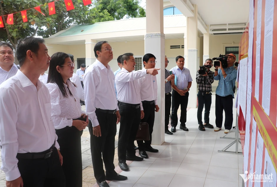 Xã ven biển TPHCM chủ động bố trí thùng phiếu cho cử tri đi biển Xã ven biển TPHCM chủ động bố trí thùng phiếu cho cử tri đi biển