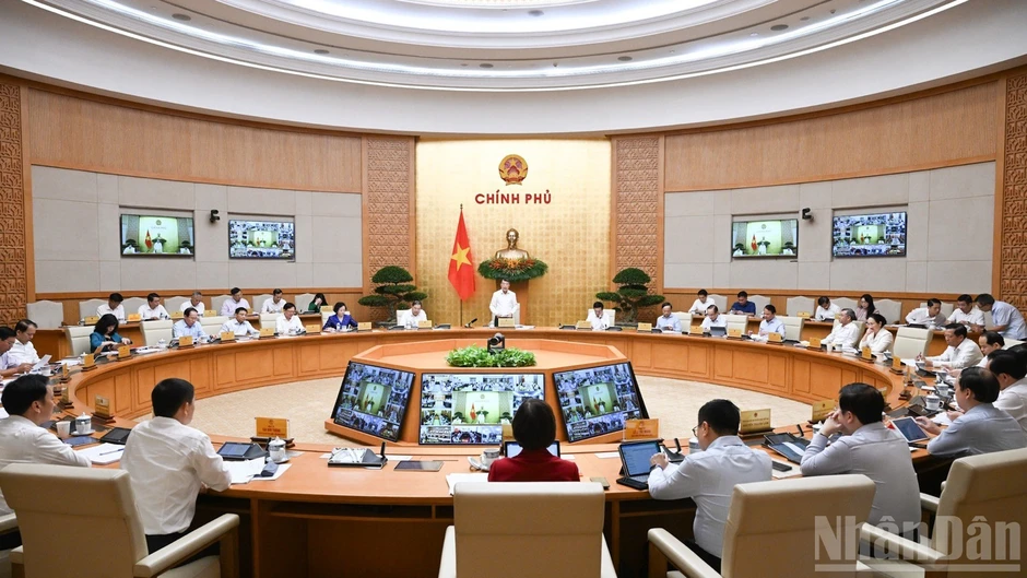 Xác định rõ các động lực tăng trưởng, tháo gỡ triệt để các điểm nghẽn, tạo chuyển biến tích cực hơn nữa Xác định rõ các động lực tăng trưởng, tháo gỡ triệt để các điểm nghẽn, tạo chuyển biến tích cực hơn nữa