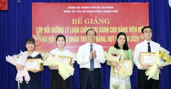 Xác định rõ trách nhiệm của đảng viên trước Đảng và người dân