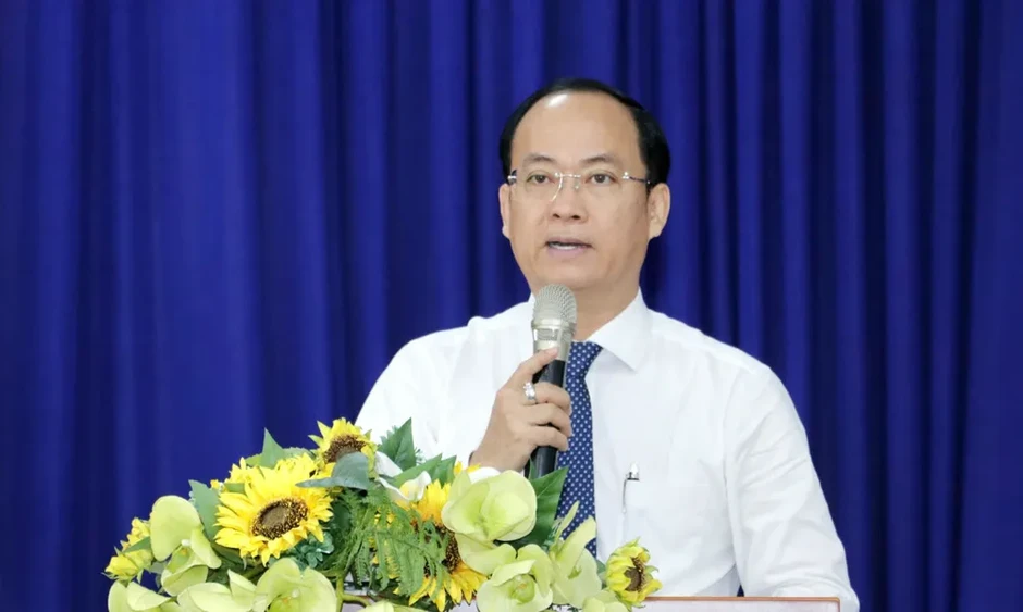 Xác định rõ trách nhiệm của đảng viên trước Đảng và người dân Xác định rõ trách nhiệm của đảng viên trước Đảng và người dân