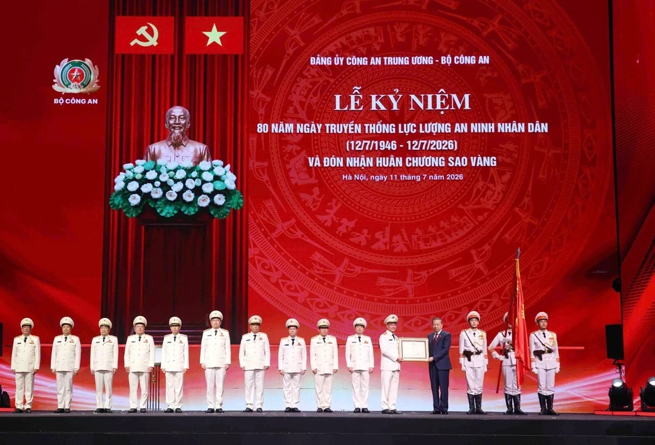 Xây dựng An ninh nhân dân “kỷ luật nhất - trung thành nhất - gần dân nhất” Xây dựng An ninh nhân dân “kỷ luật nhất - trung thành nhất - gần dân nhất”