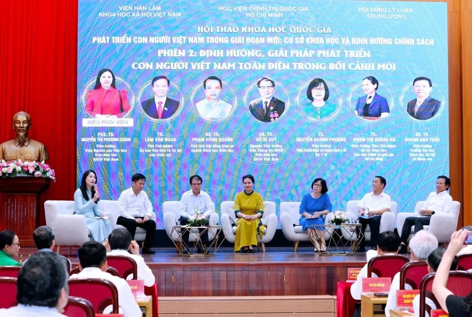 Xây dựng chiến lược quốc gia về phát triển con người Việt Nam trong kỷ nguyên mới