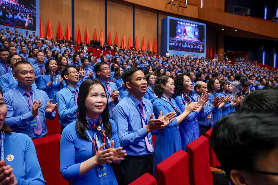 Xây dựng Công đoàn Việt Nam hiện đại, chuyên nghiệp Xây dựng Công đoàn Việt Nam hiện đại, chuyên nghiệp