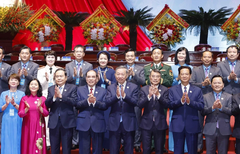 Xây dựng Công đoàn Việt Nam hiện đại, chuyên nghiệp Xây dựng Công đoàn Việt Nam hiện đại, chuyên nghiệp