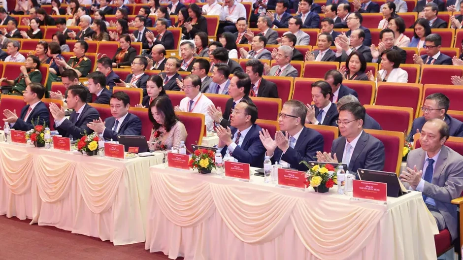 Xây dựng Đảng là nền tảng nâng cao hiệu quả công tác đối ngoại Xây dựng Đảng là nền tảng nâng cao hiệu quả công tác đối ngoại