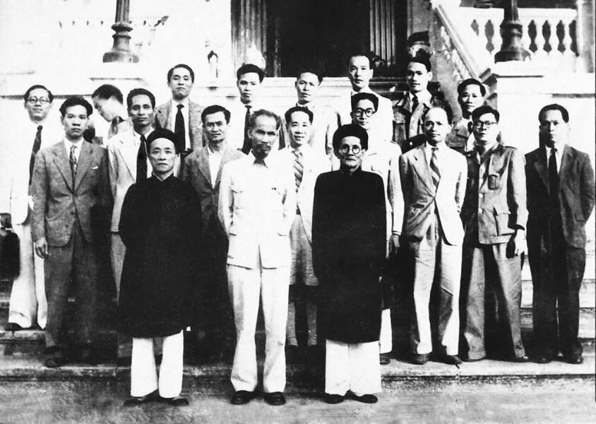 Xây dựng Đảng vững mạnh nhìn từ câu chuyện Bác Hồ tìm người tài đức Xây dựng Đảng vững mạnh nhìn từ câu chuyện Bác Hồ tìm người tài đức