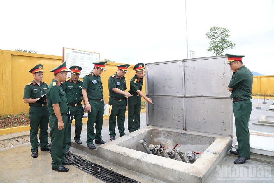 Xây dựng doanh trại chính quy ở vùng biên cương Đông Bắc của Tổ quốc Xây dựng doanh trại chính quy ở vùng biên cương Đông Bắc của Tổ quốc