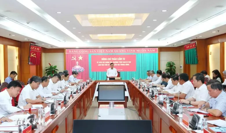 Xây dựng đội ngũ cán bộ kiểm tra trung thành, bản lĩnh, liêm chính, chuyên nghiệp Xây dựng đội ngũ cán bộ kiểm tra trung thành, bản lĩnh, liêm chính, chuyên nghiệp