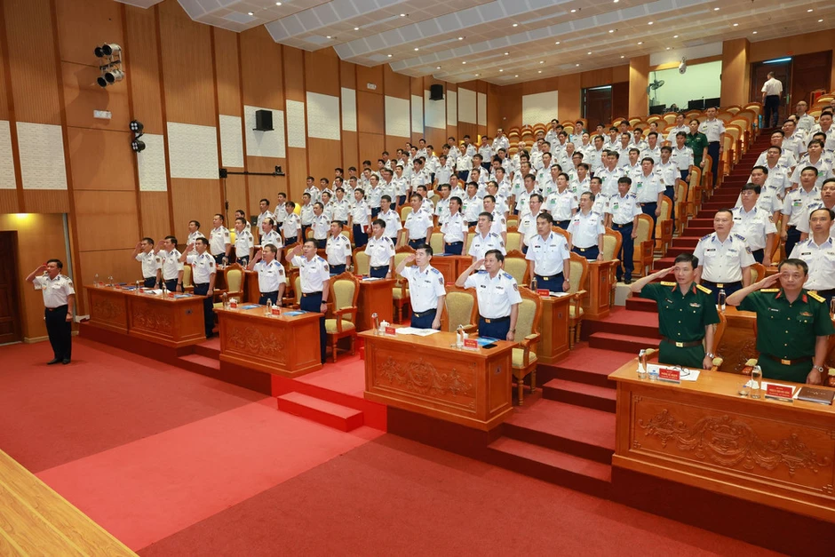 Xây dựng đội ngũ cán bộ ngành tham mưu “vừa hồng, vừa chuyên”